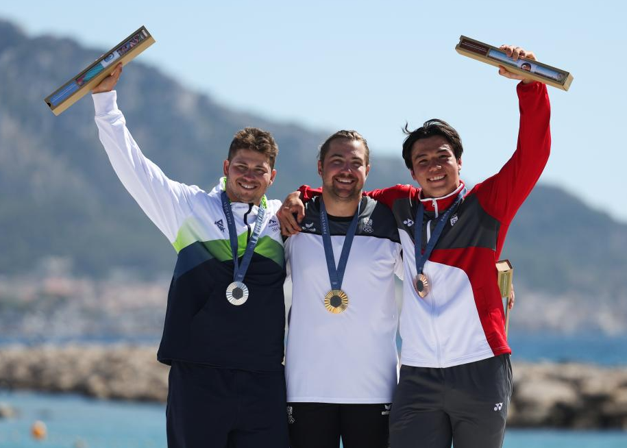 斯洛文尼亚选手再战一场，夺得男子团体亚军的简单介绍