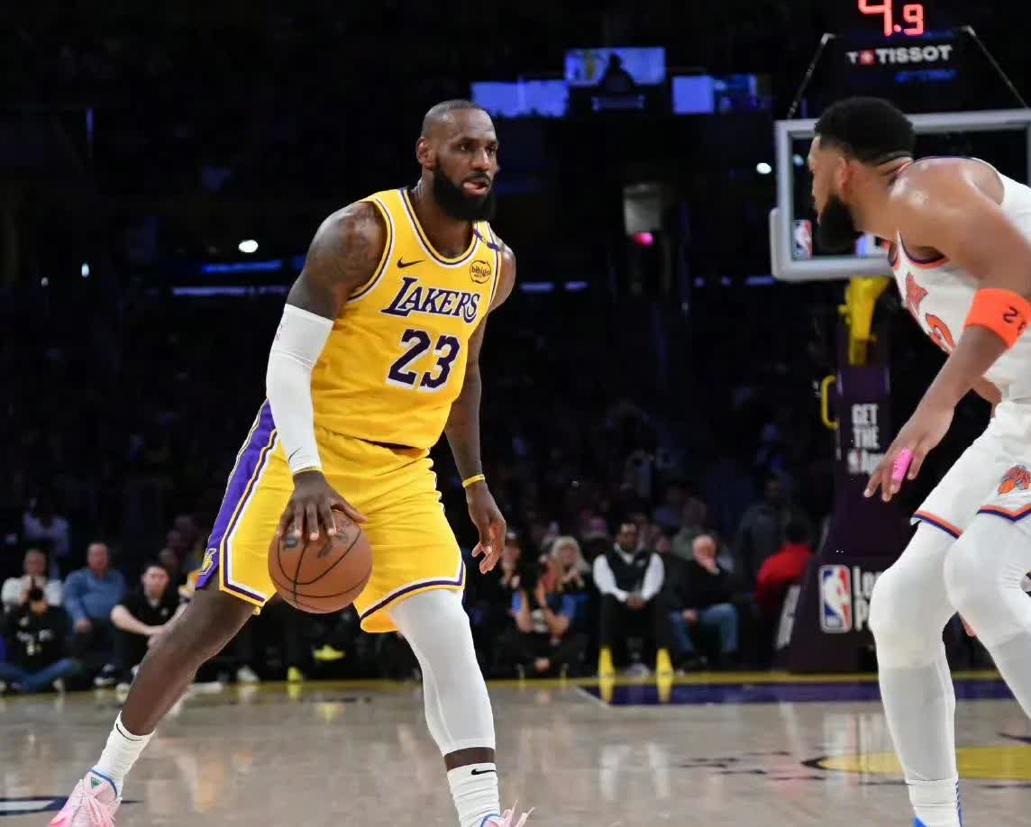 关于太尴尬！湖人腿软输了！的信息